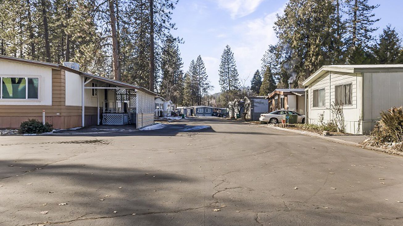 Pictures of Mobile Home Park property located at 1750 Lee Rd, Quincy, CA 95971 for sales - image #1