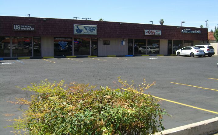 Pictures of Retail property located at 4591 N Fresno St, Fresno, CA 93726 for sales - image #1