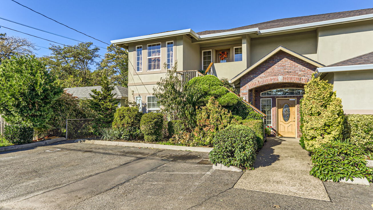 6215 SE Hazel St, Portland, OR 97206