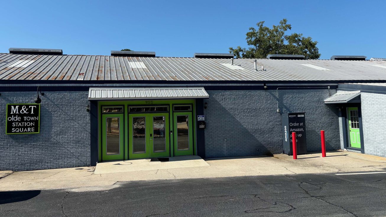 955 Commercial St, Conyers, GA 30012