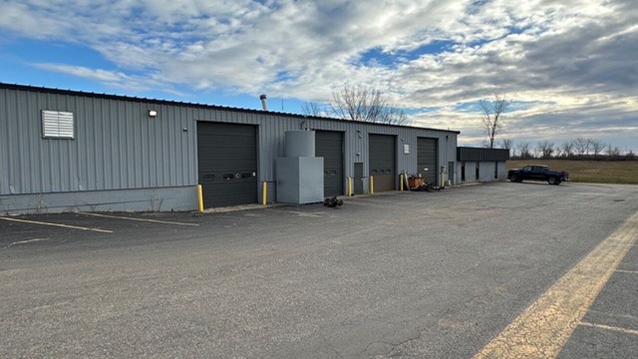 3685 Dykstra Dr NW, Grand Rapids, MI 49544