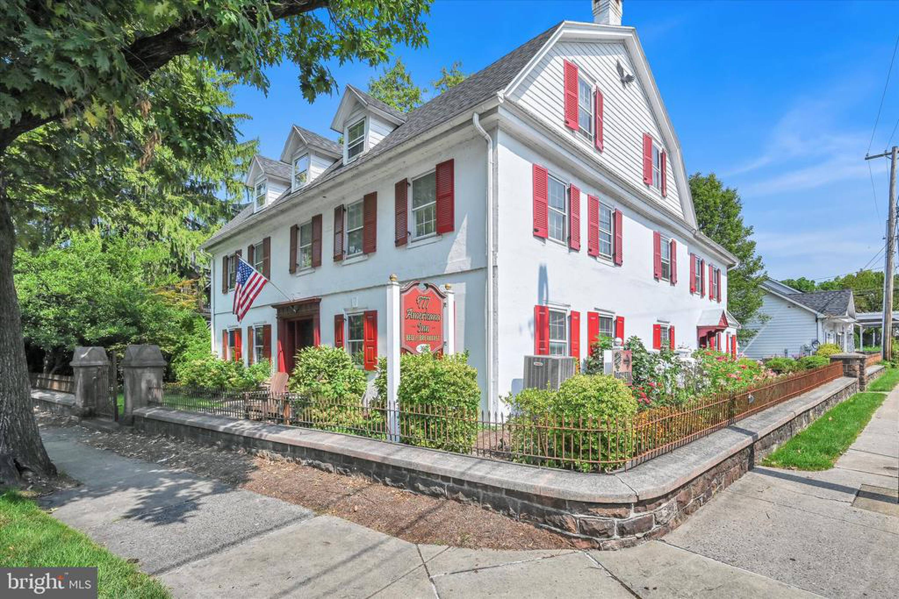 301 W Main St, Ephrata, PA 17522