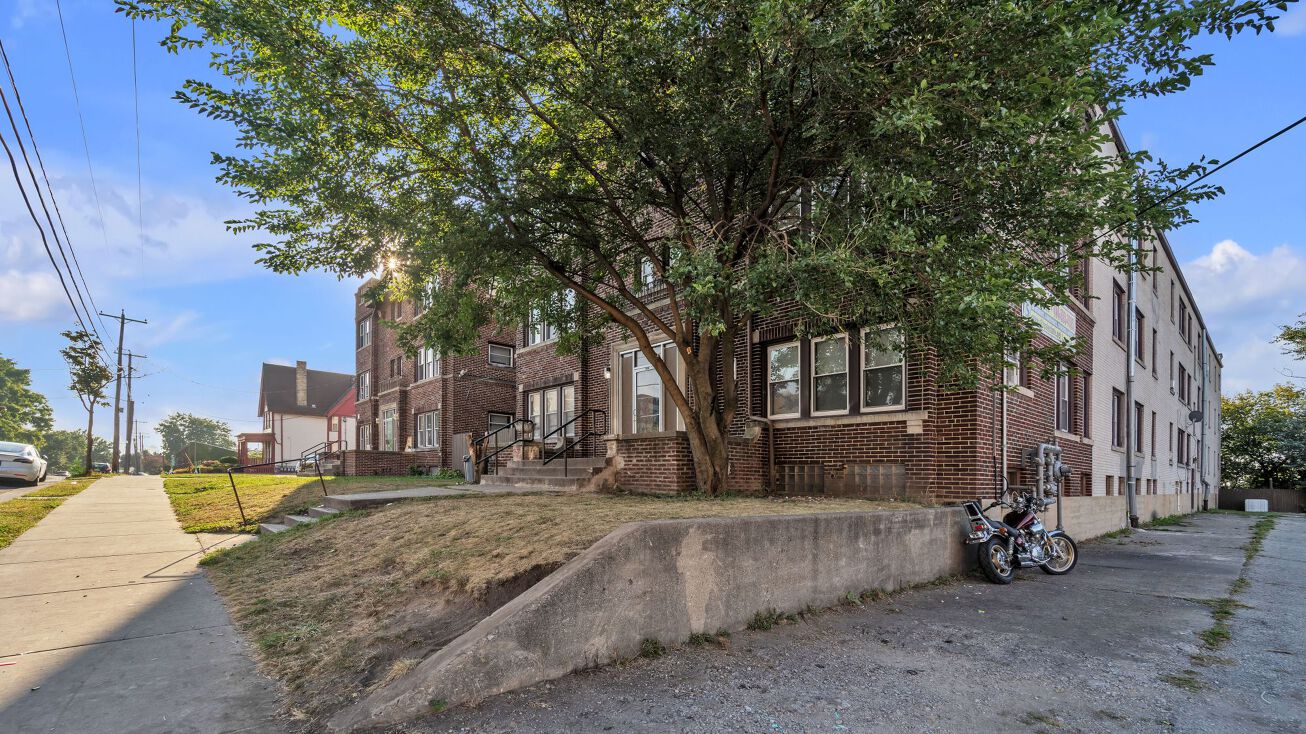 Michigan St, Milwaukee, WI 53233