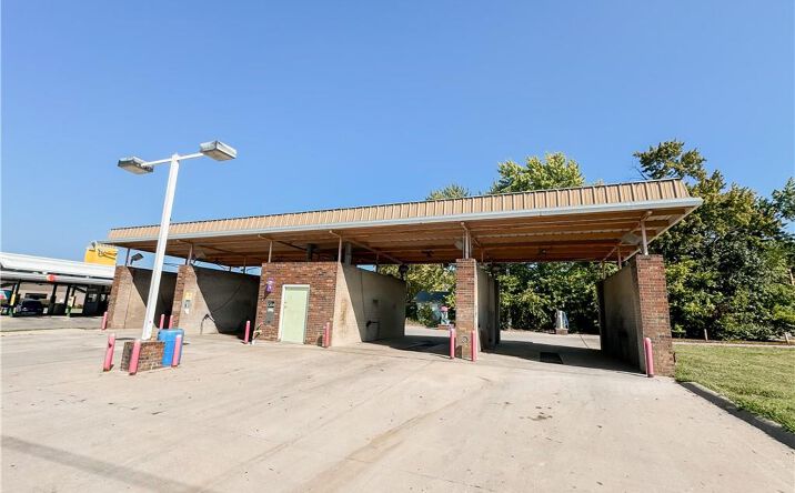 Pictures of Special Purpose property located at 425 W 1st Avenue, Garnett, KS 66032 for sales - image #1