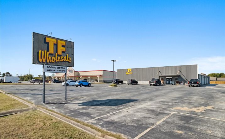 Pictures of Retail property located at 16202 HWY 59, Neosho, MO 64850 for sales - image #1