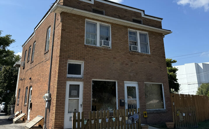 Pictures of Multifamily, Retail property located at 1861 Tremainsville Road, Toledo, OH 43613 for sales - image #1