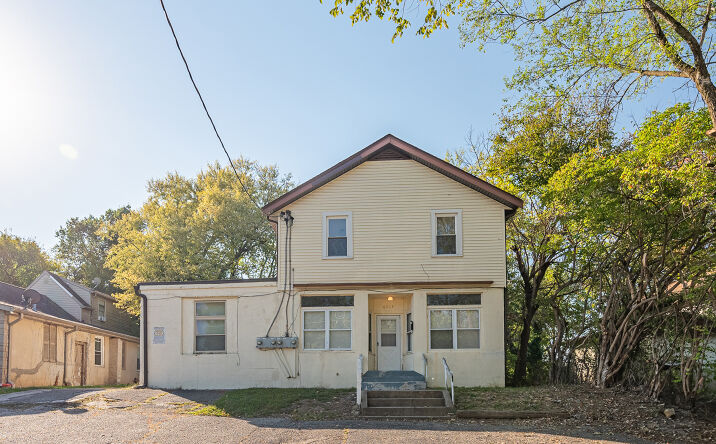 Pictures of Multifamily property located at 6503 Simpson Ave, Cincinnati, OH 45239 for comps - image #1