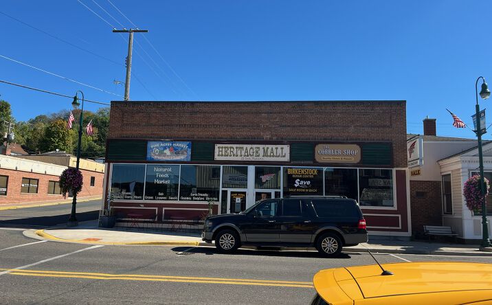 Pictures of Retail property located at 102 S Washington St, Saint Croix Falls, WI 54024 for comps - image #1