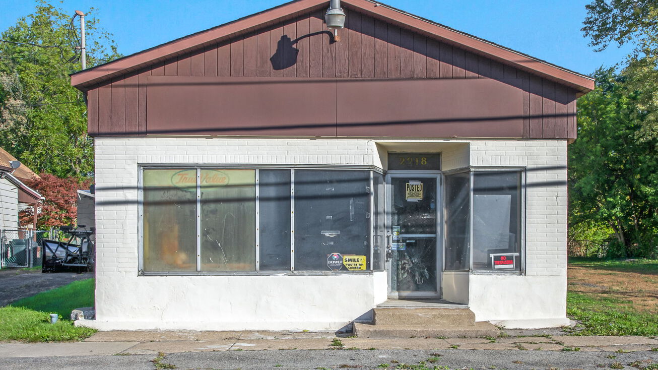 2918 Lockport Rd, Niagara Falls, NY 14305