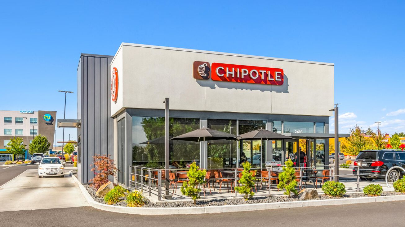 2416 W Nob Hill Blvd, Yakima, WA 98902