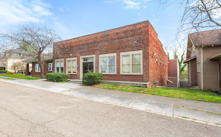 Pictures of Mixed Use, Office property located at 428 E Scott Ave, Knoxville, TN 37917 for sales - image #1