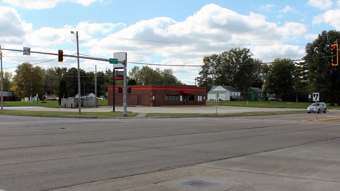 10050 St Clair Ave, Fairview Heights, IL 62208