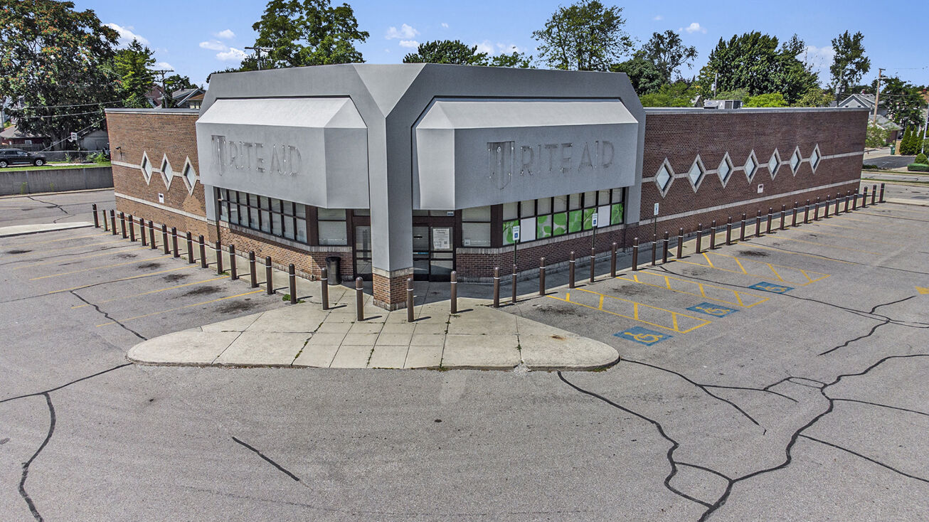 1998 Biddle Ave, Wyandotte, MI 48192