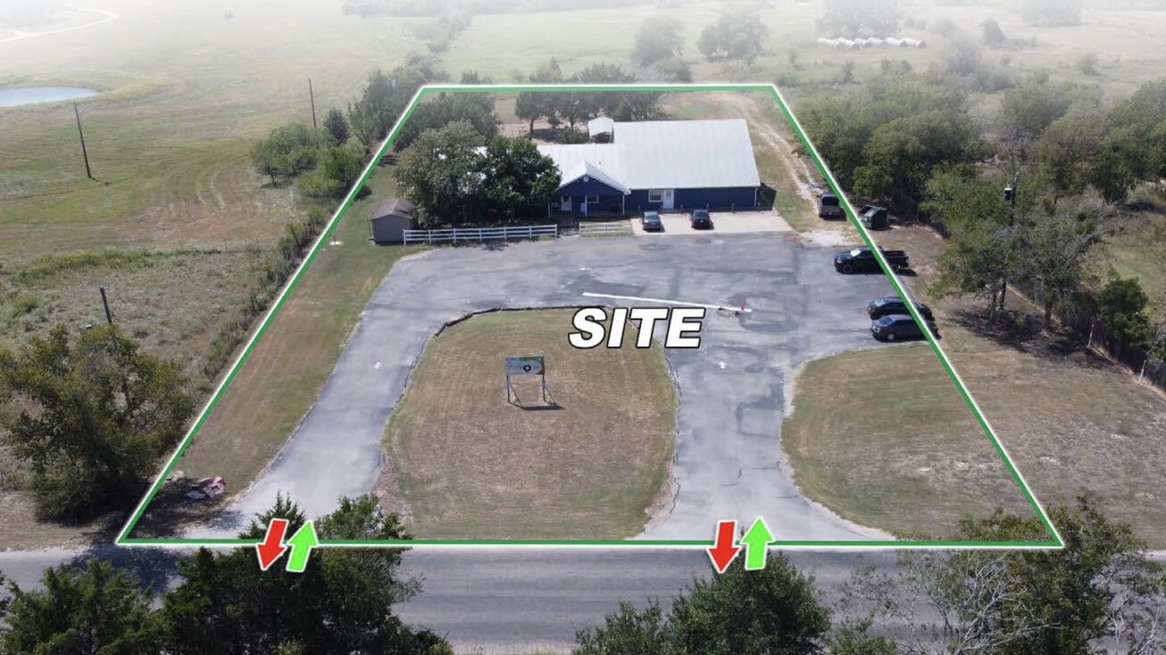 989 Old McDade Rd, Elgin, TX 78621