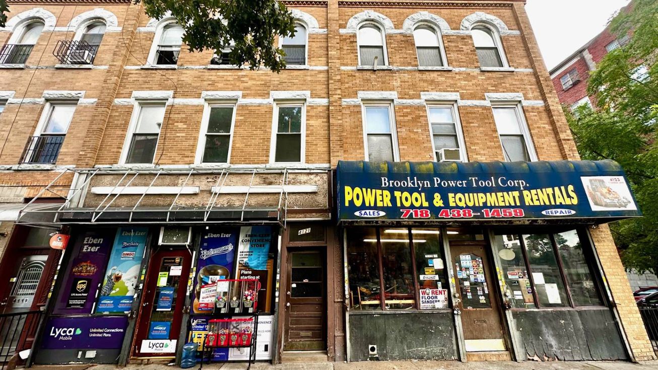 41214123 Fort Hamilton Pkwy, Brooklyn, NY 11219