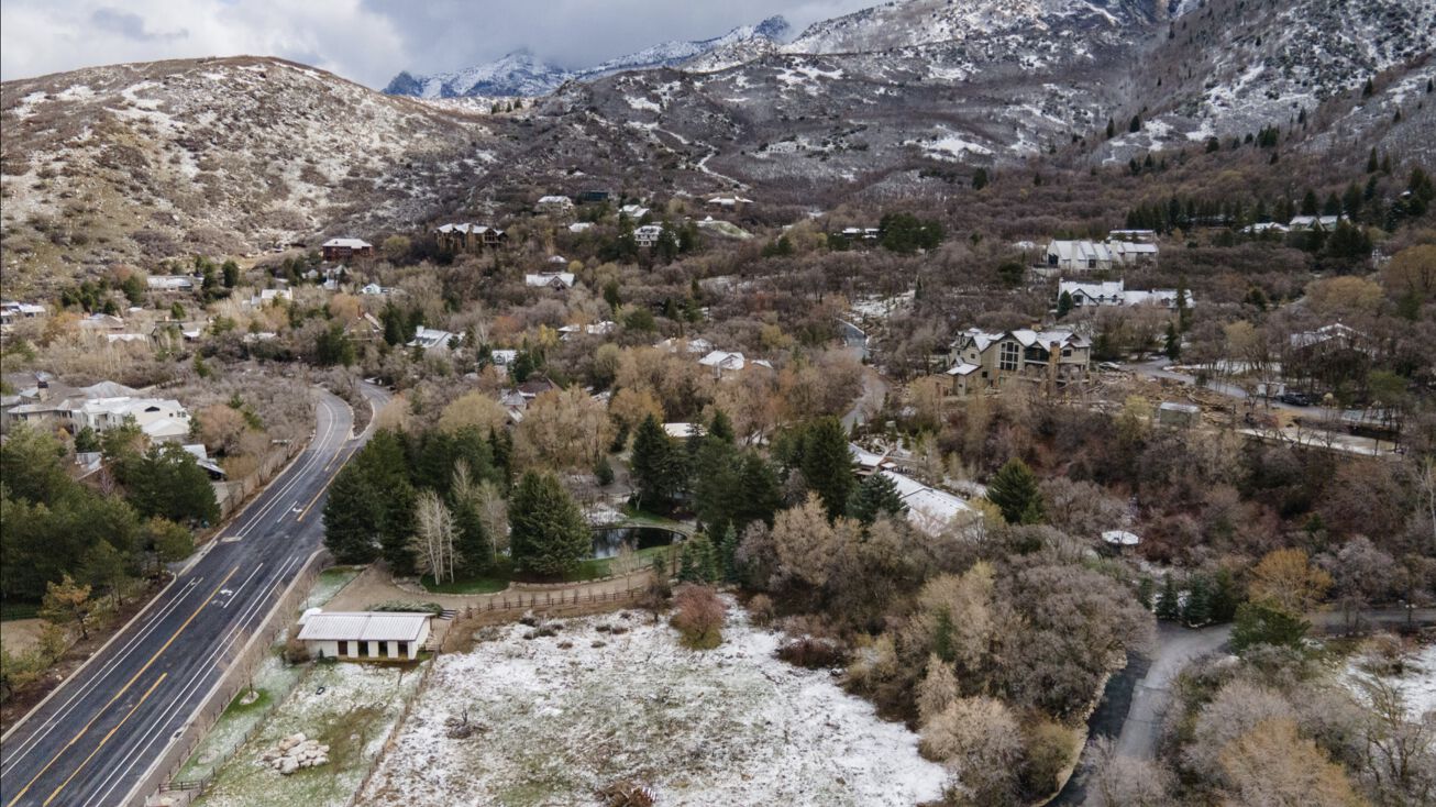 3303 Lone Springs Cv, Sandy, UT 84092