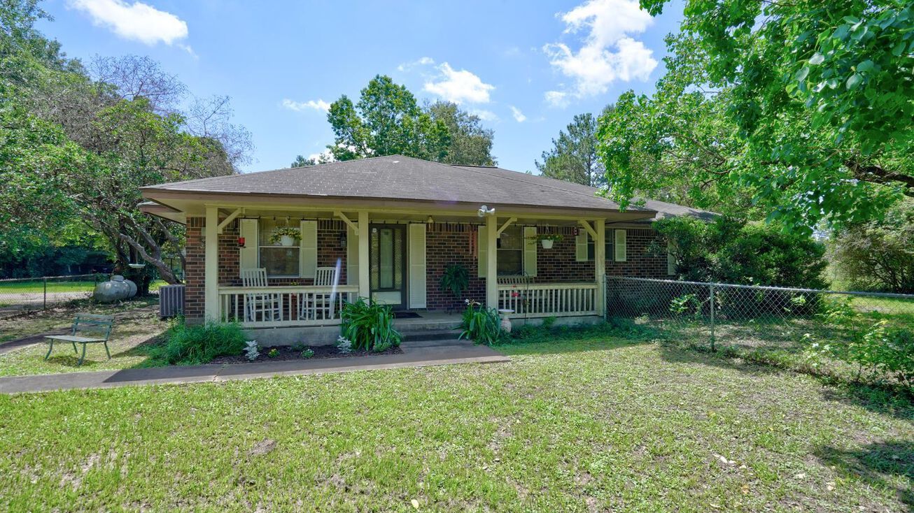 15771 1st St, Splendora, TX 77372