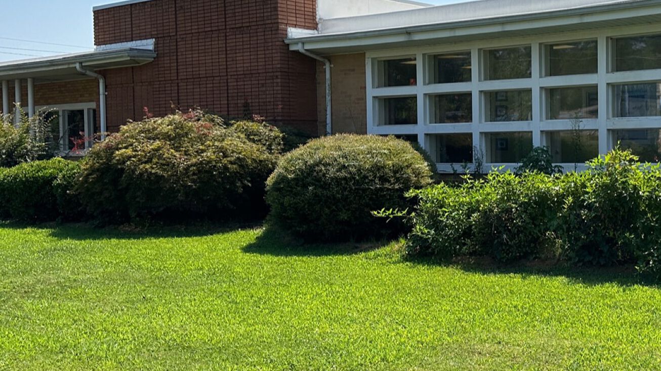 920 Wade Hampton Blvd, Greenville, SC 29609