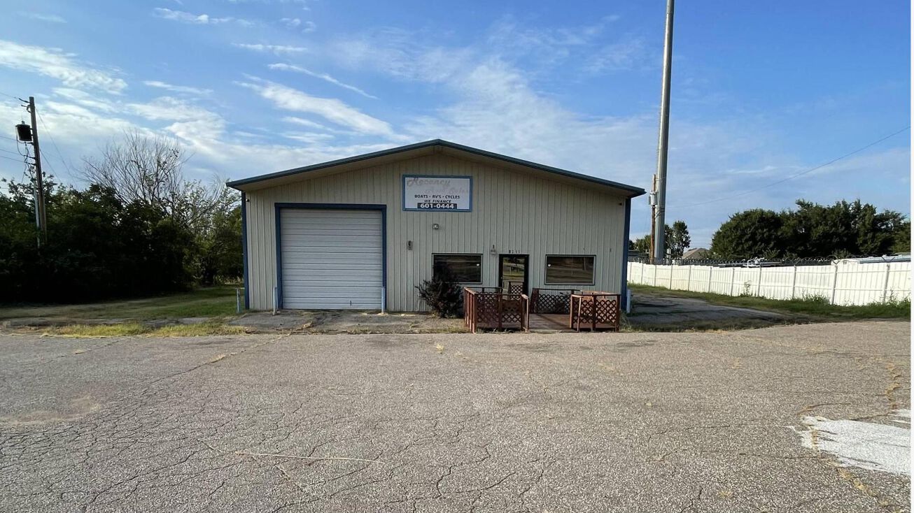 8315 NE 23rd St, Oklahoma City, OK 73141