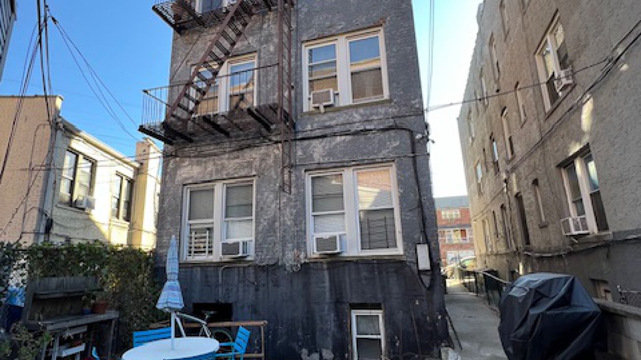 2414 43rd St, Queens, NY 11103