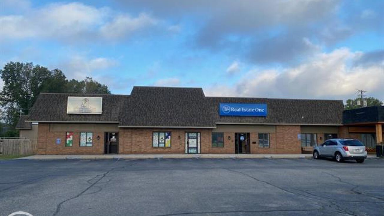 38473849 Pine Grove Avenue, North Lakeport, MI 48059