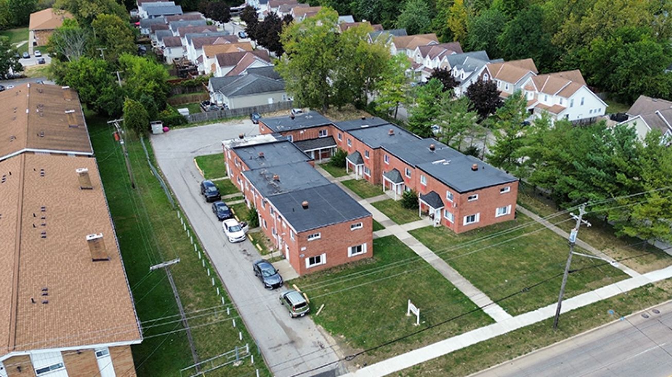 4812 Lee Rd, Cleveland, OH 44128