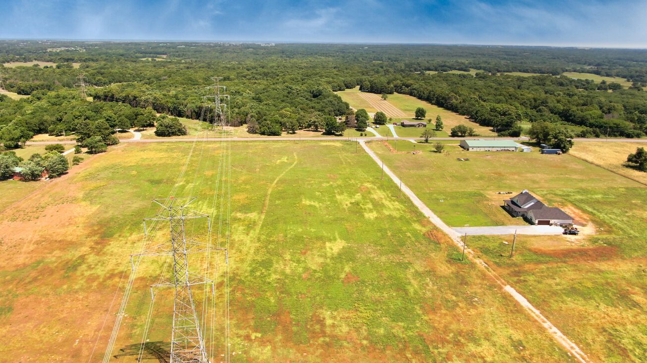 45601 Garrett's Lake Rd, Shawnee, OK 74804