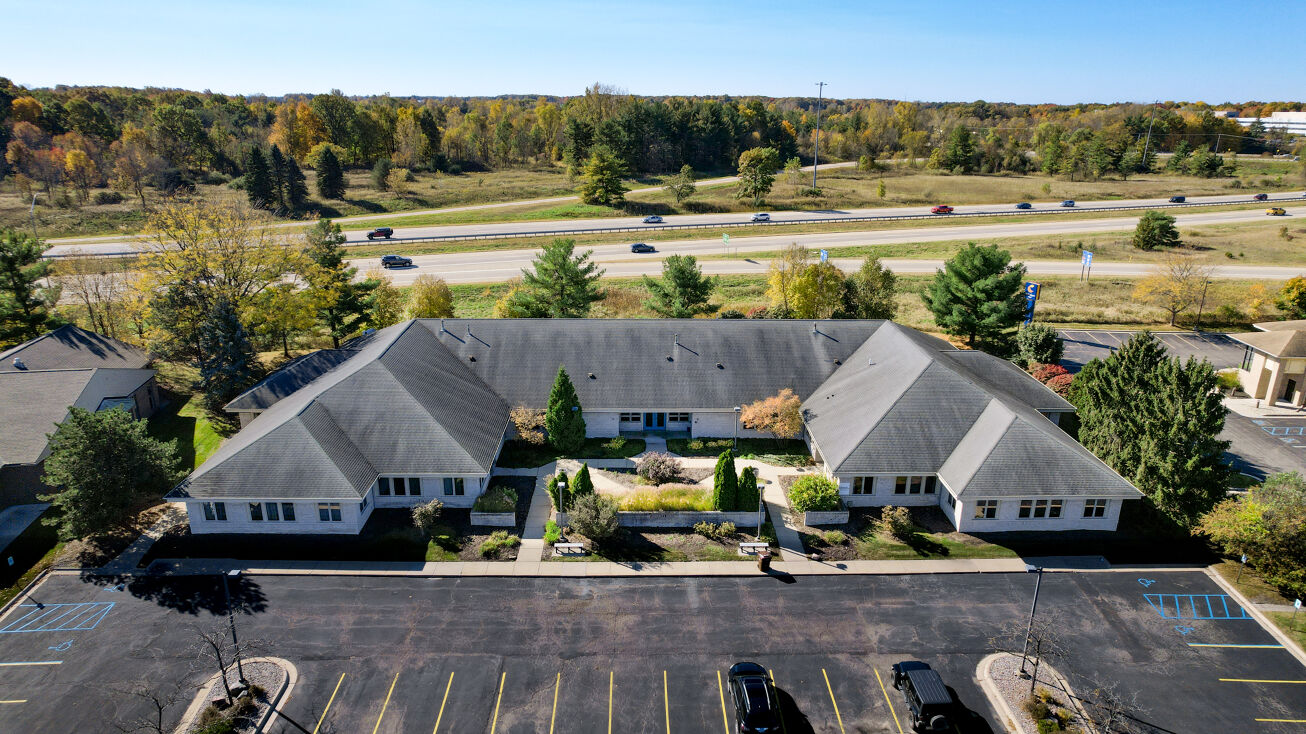 2175 University Park Dr, Okemos, MI 48864