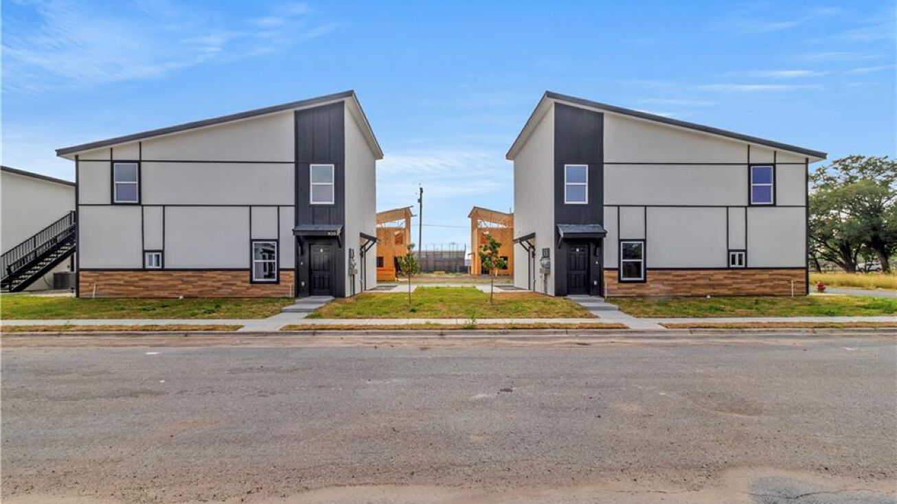 904 Pleasantview Dr, Weslaco, TX 78596