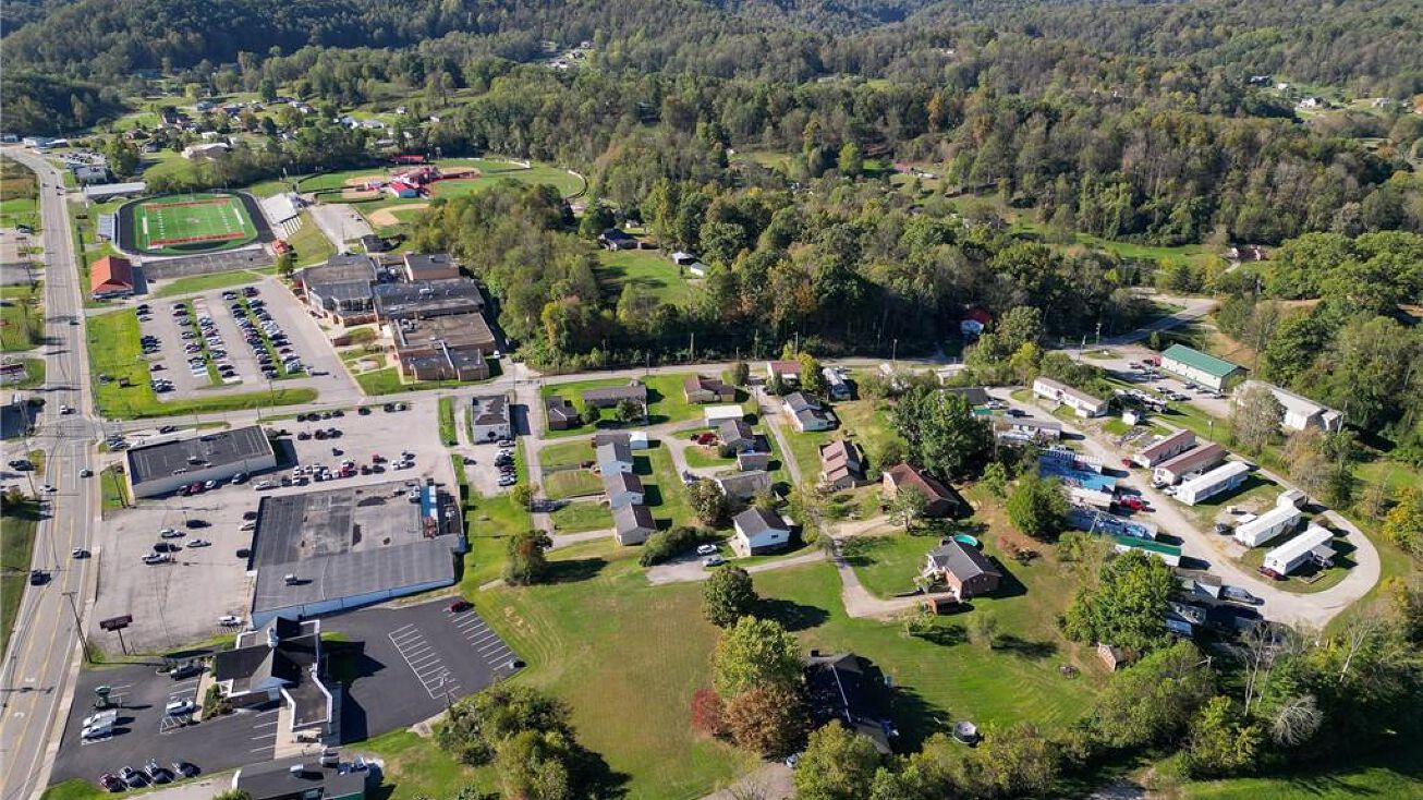 100 Sand Hill MHP, Charleston, WV 25312