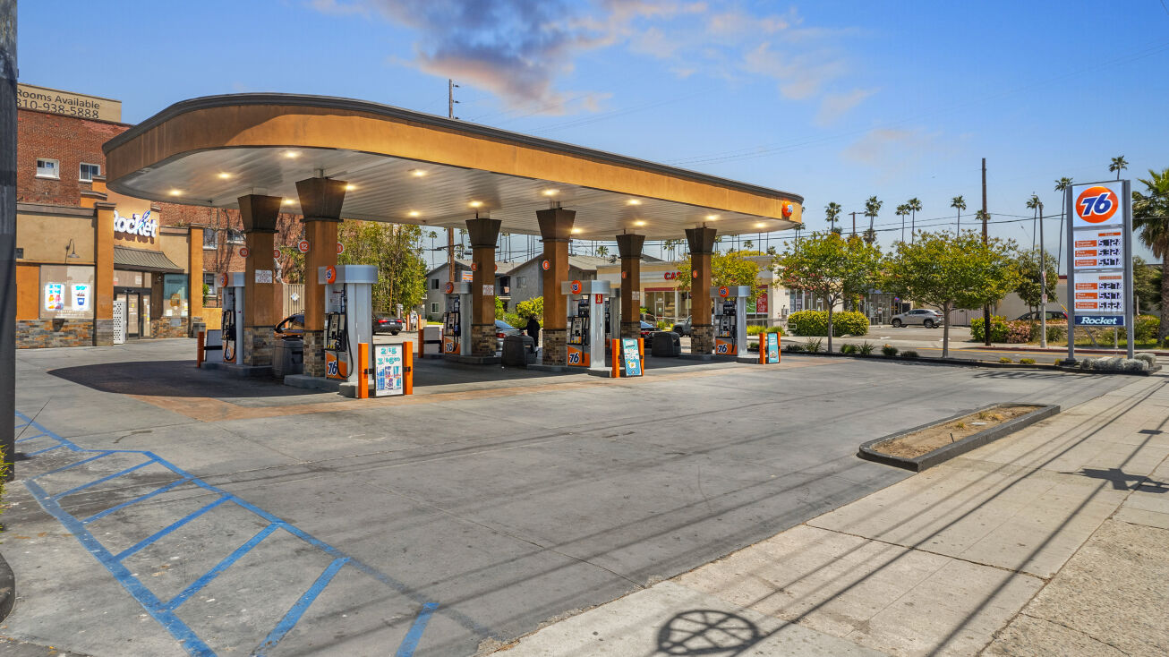 305 W Anaheim St, Los Angeles, CA 90744