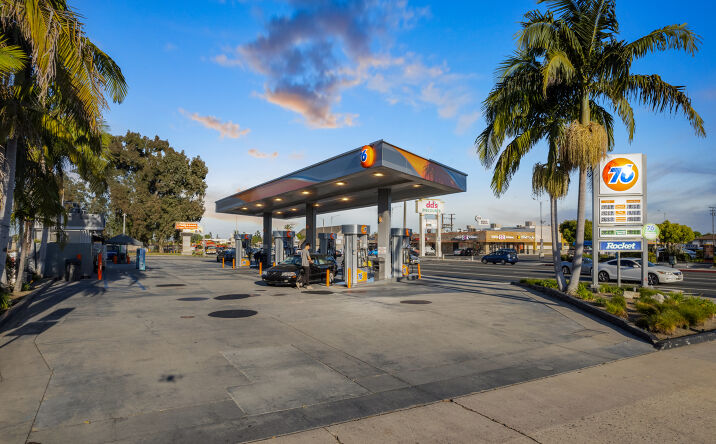 Pictures of Retail property located at 10211 Alondra Blvd, Bellflower, CA 90706 for sales - image #1