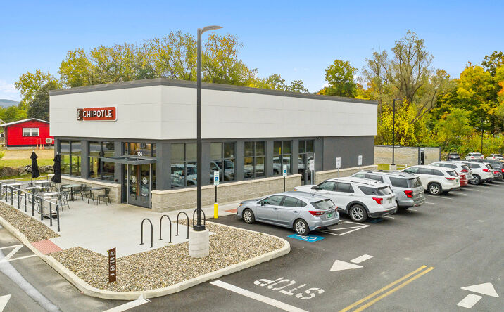 Pictures of Retail property located at 106 Northside Dr, Bennington, VT 05201 for sales - image #1
