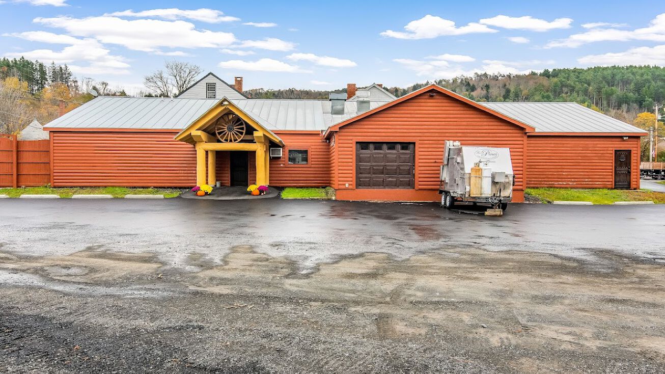 Pictures of Retail property located at 1 Maple Ave, Chelsea, VT 05038 for sales - image #1