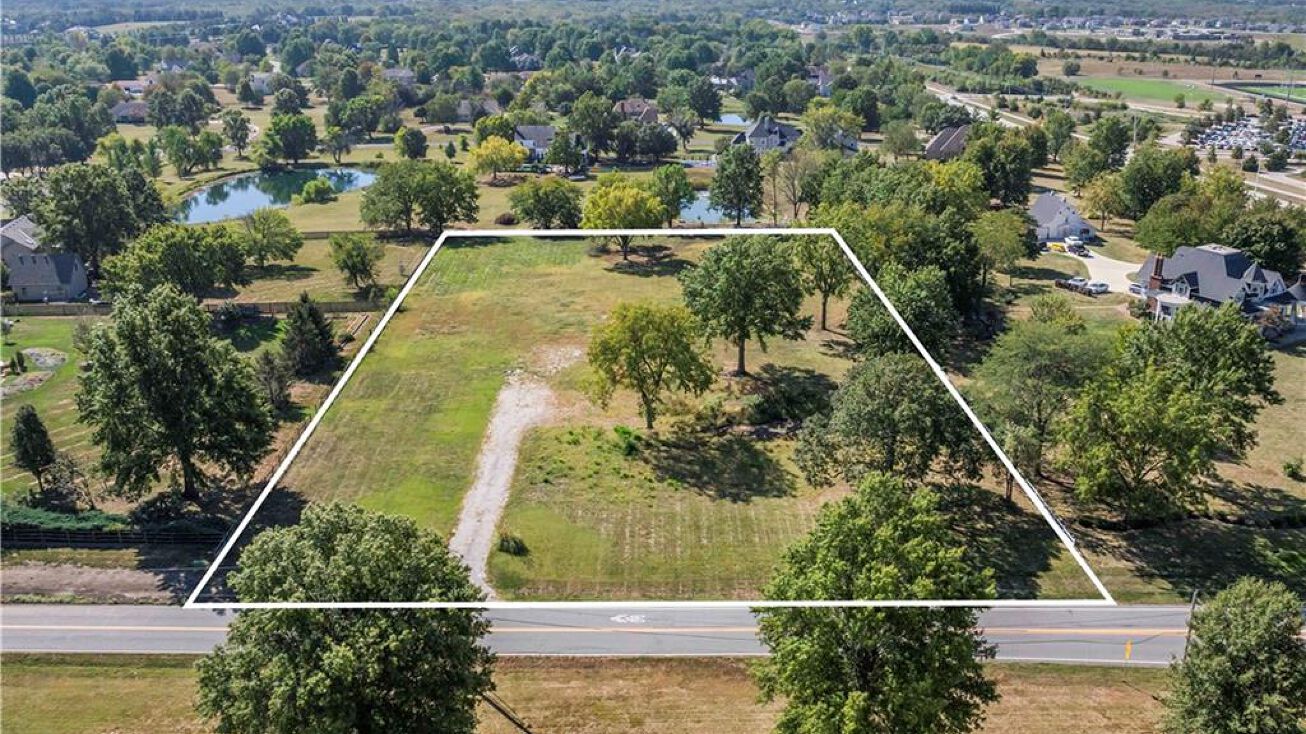 11755 W 175 Street, Overland Park, KS 66221