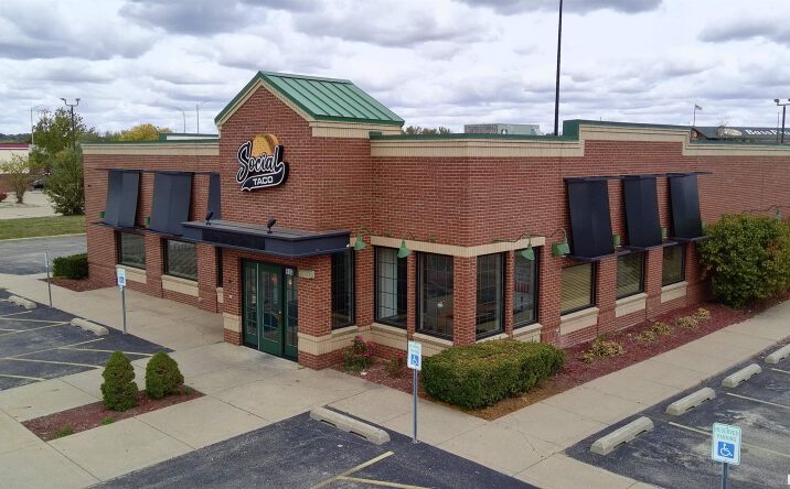 Pictures of Business for Sale, Retail property located at 900 Riverside Drive, East Peoria, IL 61611 for sales - image #1
