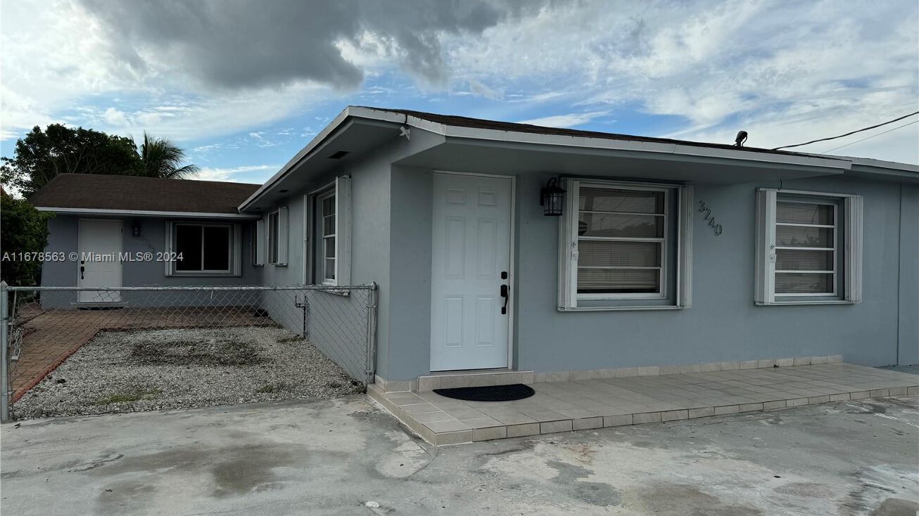 3240 SW 90th Ave, Miami, FL 33165