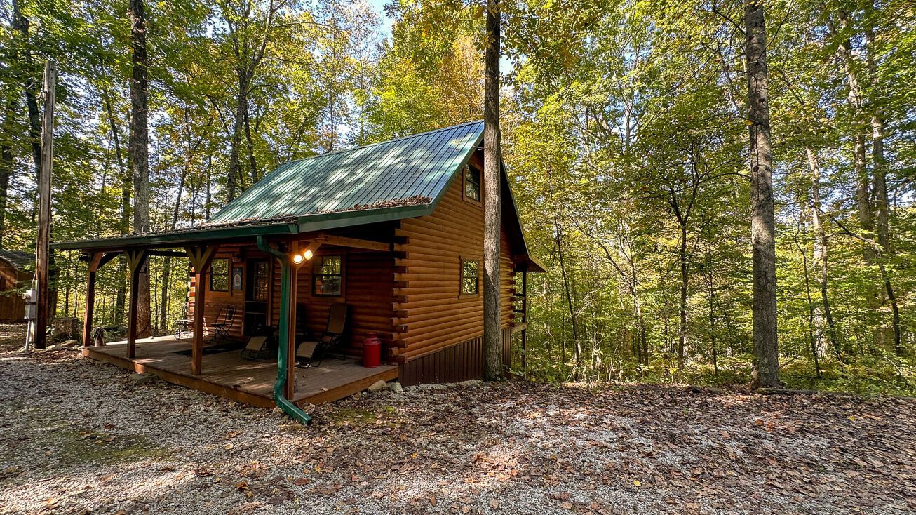 2702 S Old Clifty Rd, Bloomfield, USA 47424