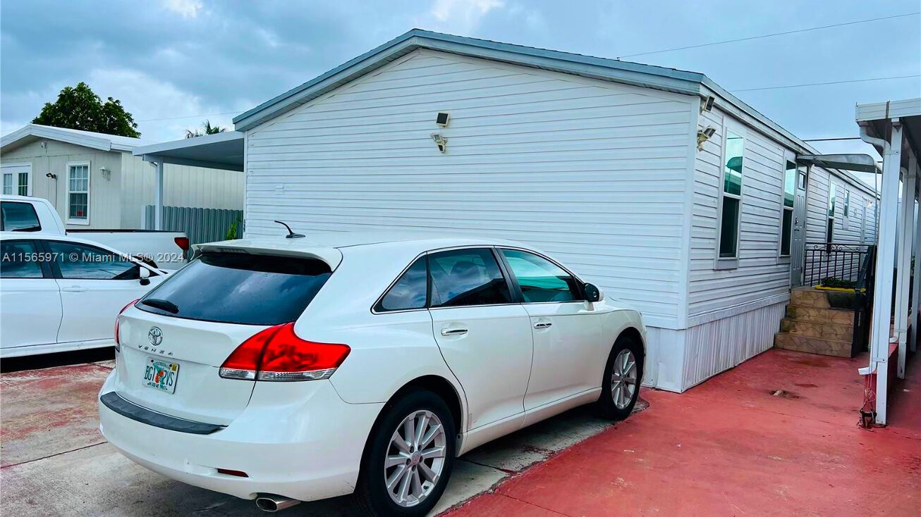 17360 SW 233nd St, Miami, FL 33170