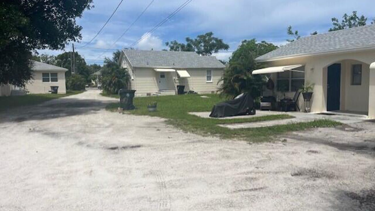 17511755 4 Avenue N, Lake Worth Beach, FL 33460