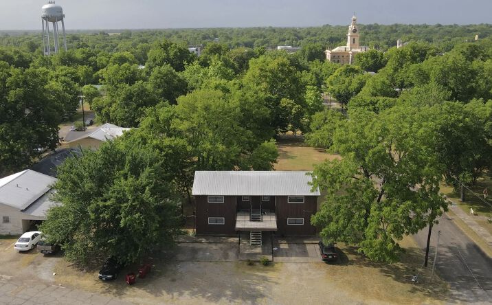Pictures of Multifamily property located at 104 W South St, Clarksville, TX 75426 for sales - image #1