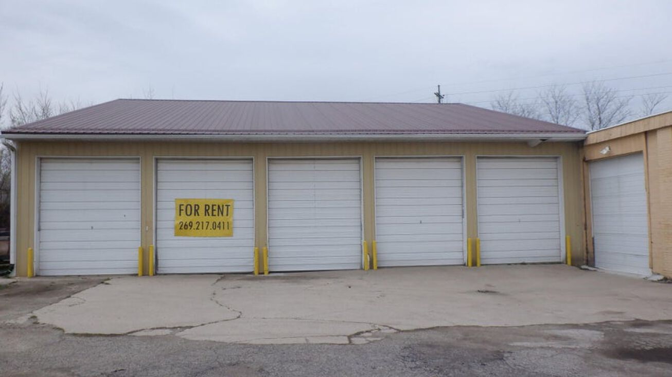 842 Portage Street, Kalamazoo, MI 49001