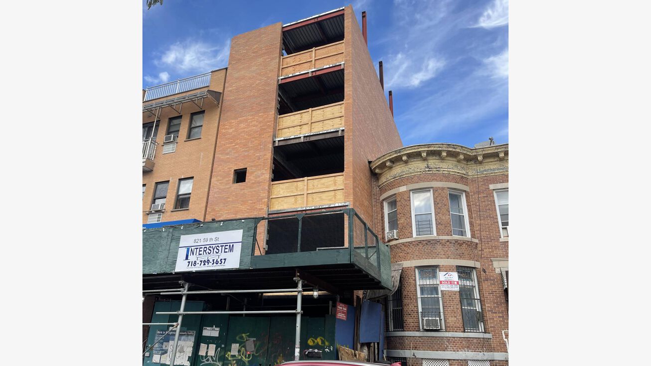 821 59th St, Brooklyn, NY 11220