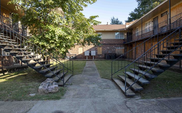 Pictures of Multifamily property located at 1716 Dupont Ave, Memphis, TN 38127 for sales - image #1