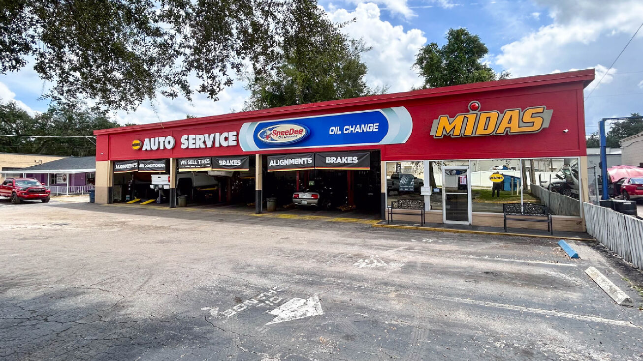 609 W Robertson St, Brandon, FL 33511