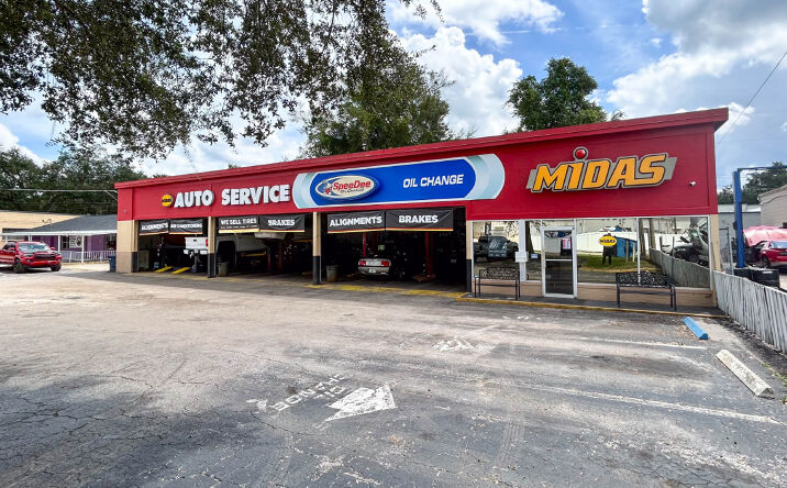 Pictures of Retail, Industrial property located at 609 W Robertson St, Brandon, FL 33511 for sales - image #1