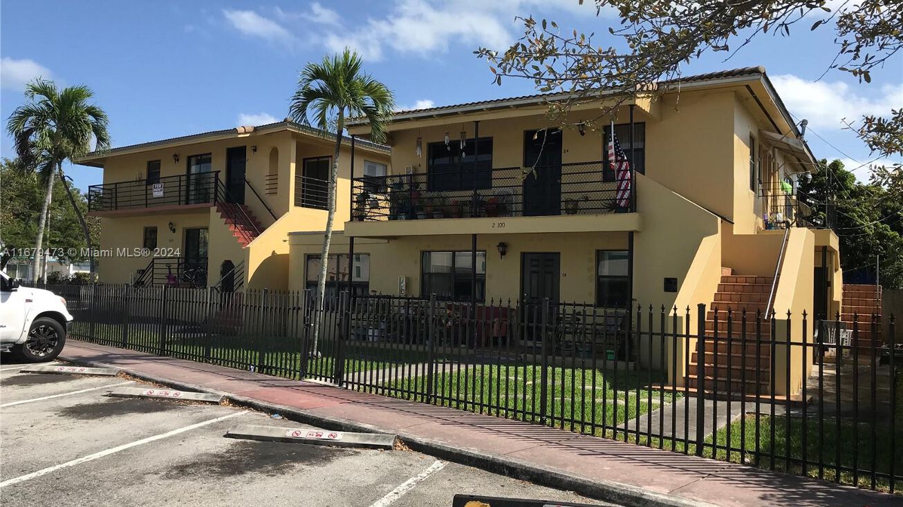 2100 Calais Dr, Miami Beach, FL 33141