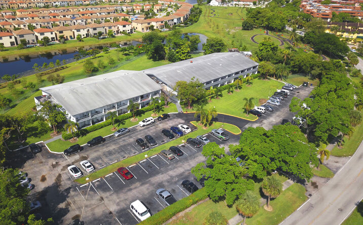 Pictures of Multifamily property located at 750 NE 195th St, Miami, FL 33179 for sales - image #1