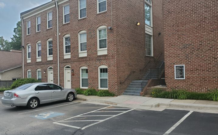 Pictures of Office property located at 6105 Arlington Blvd, Falls Church, VA 22044 for sales - image #1
