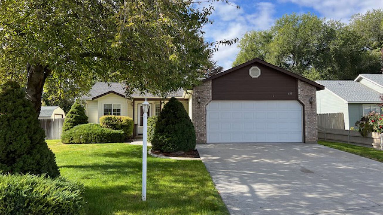 613 Arrowhead Dr, Nampa, ID 83686